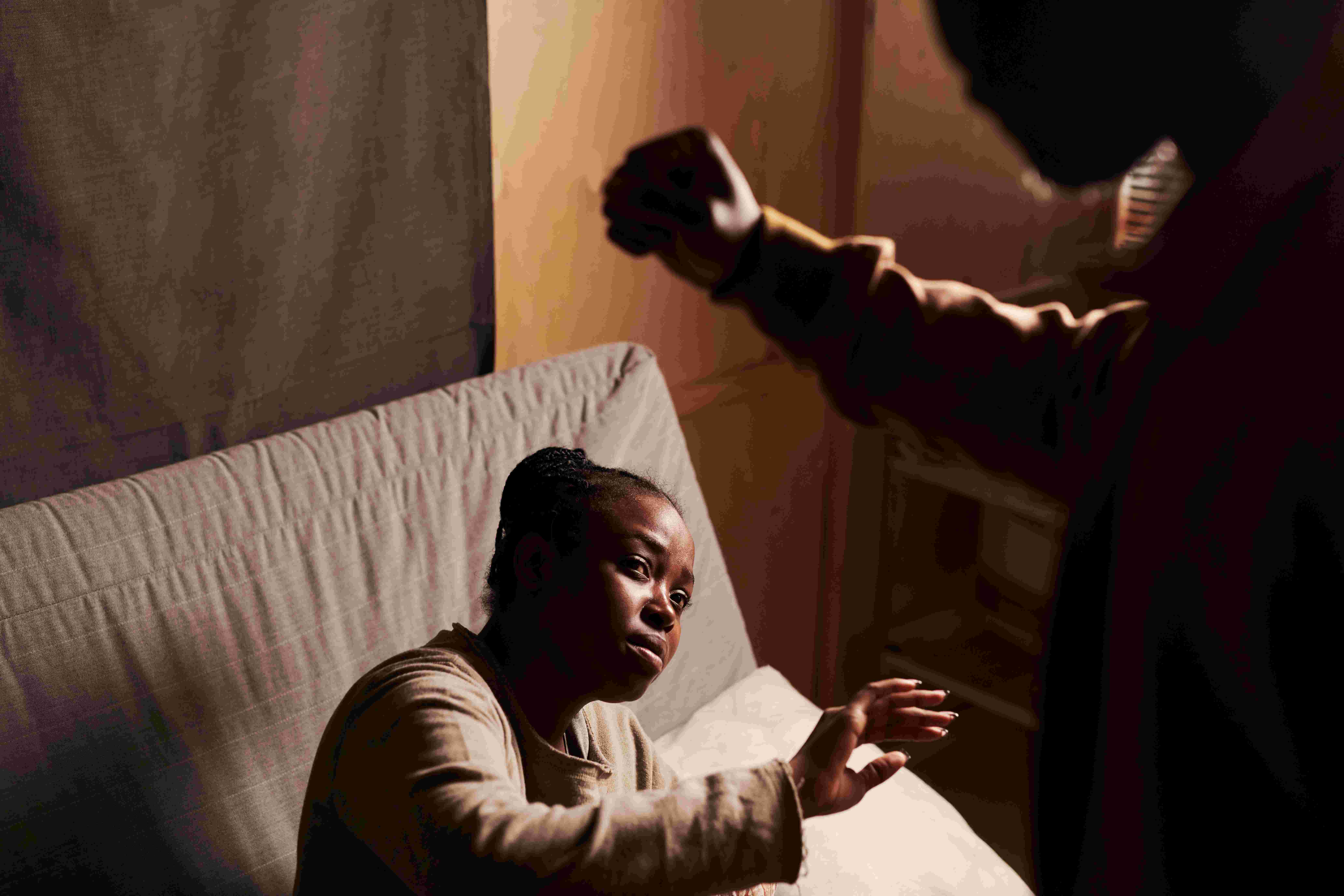 woman-defending-from-aggressive-husband-2025-03-16-14-45-51-utc